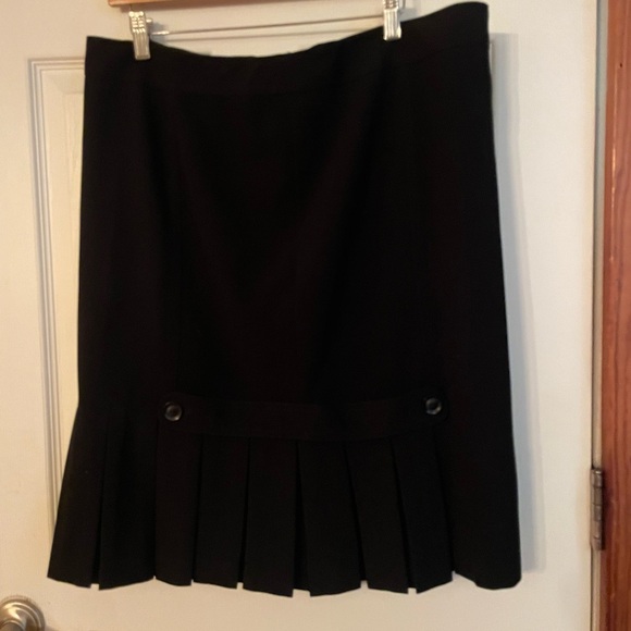Worthington Dresses & Skirts - Worthington Black Mini Skirt with Pleats